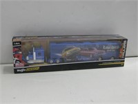 NIP 1:64 Lowriders World Tour Semi & Trailer