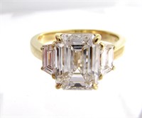 Beautiful 18K Yellow Gold Emerald Cut Diamond Ring