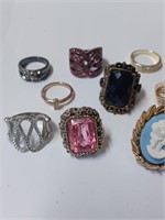 Lot of Various Goldtone Rings w/ Different S