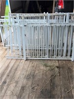 Decorative aluminum fence