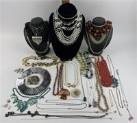 Costume jewelry necklaces incl. gold tone Napier
