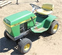 John Deere 111 Riding Lawn Mower