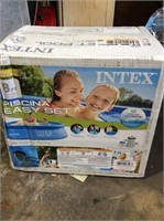 Intex easy set up 8‘ x 24“ pool with pump