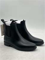 NEW Size 8 Black Classic Ankle Boot