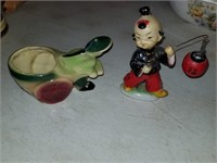 2 pieces of Asian figurines