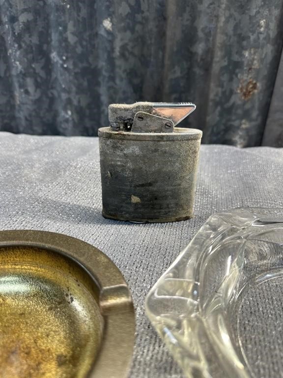 2 vintage ashtrays and oversized lighter