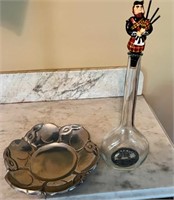 Dish and decanter with Bagpipe stopper