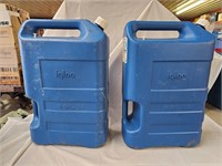 2 Igloo 6 Gallon Water Cans