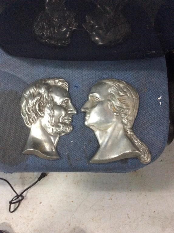 Two piece presidential bust wall hanging