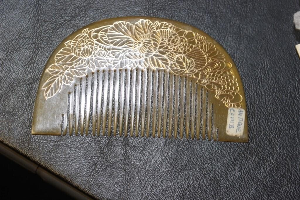 A Vintage Japanese Faux Tortoise Shell Comb