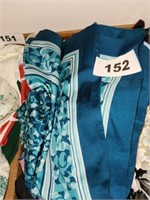 LOT WOMENS SCARVES