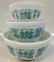 FABULOUS VINTAGE PYREX AMISH PATTERN BOWLS