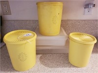 Retro Tuppaware Storage Containers, 6" to 8" Tall