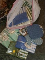Lot Of Cloth Kitchen Items Oven Mits & More