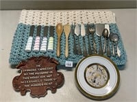 NICE LOT OF VINTAGE HOUSEHOLD GOODS