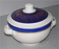 Les Blakebrough Australian pottery lidded pot