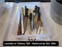 LOT, ASSORTED CHEF'S KNIVES W/TUB