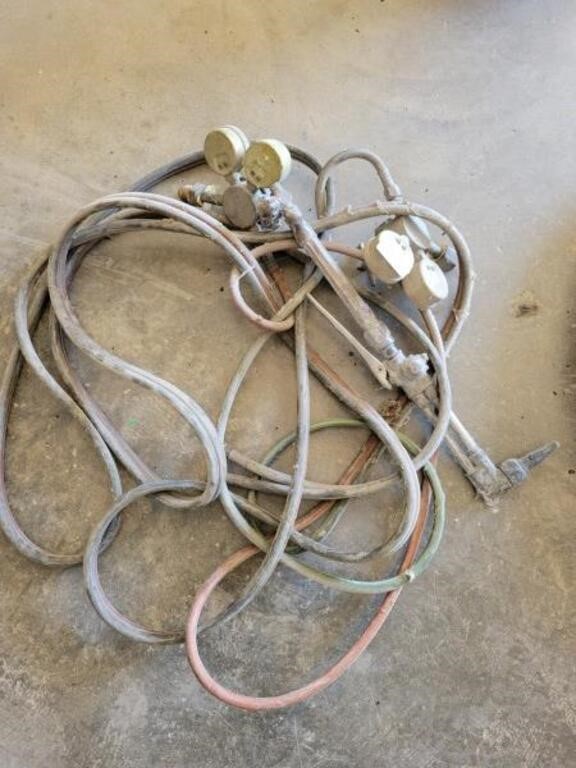 WELDING TORCH AND LEADS