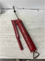 Side lever grease gun