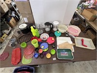 Large Lot of Food Storage, Kitchen Items