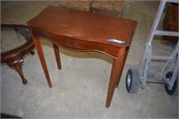 Entry / Lamp Table