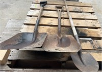 2 Steel Scoop Shovels and Round Nosed Spade. #OS