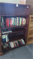HON bookcase with 4 adjustable shelves -contents