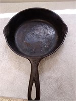 Wagner Ware 8-in cast iron skillet