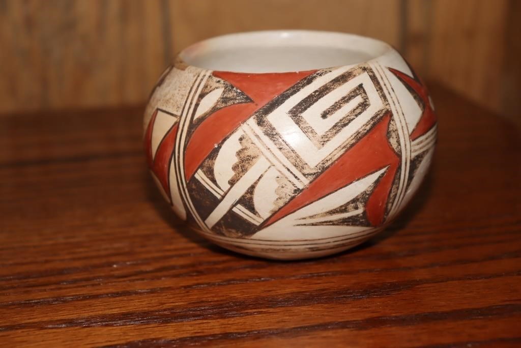 Southwestern Native American Hopi Pottery bowl by