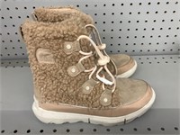 Sorel size 3 no box boots