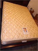 nice full size posterpedic mattress box spring