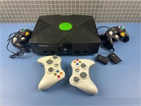 XBOX GAME CONSOLE W/ CONTROLLERS