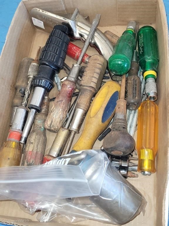 LOT OF VINTAGE TOOLS MOST SCREWDRIVERS