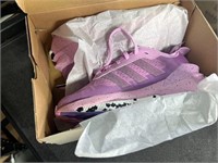 Women's Adidas avryn running shoe size 8 IG0647