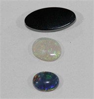 Qty of loose gemstones to incl. a solid