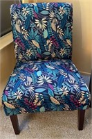 E - UPHOLSTERED ACCENT CHAIR (B8)