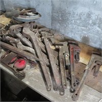 Pipe Wrenches & Chain Binders