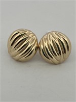 14KT Yellow Gold Woman's Earrings