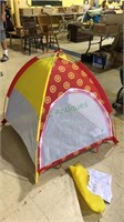Pacific play tent for kids easy to put up, it