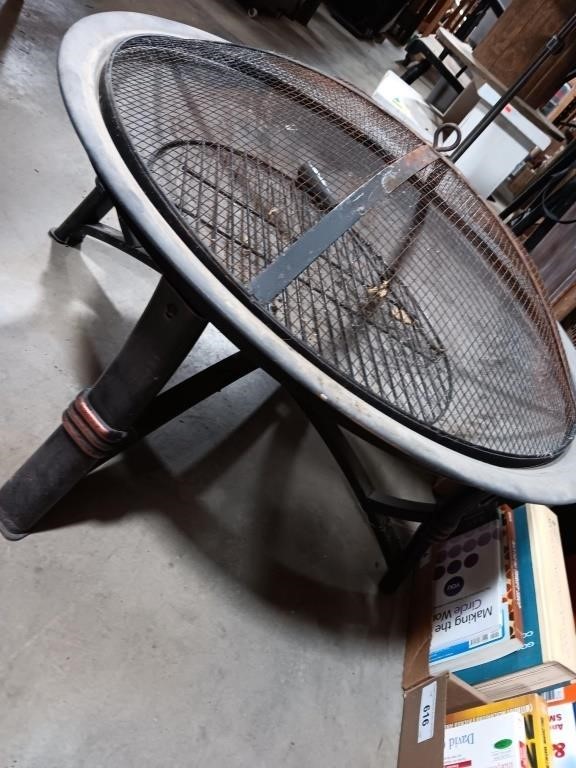 Metal fire pit 34 x 18