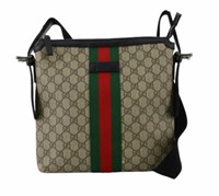 GUCCI GG Supreme Shoulder Bag