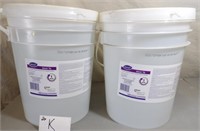 2 Buckets Diversey Oxivir Tb Cleaner 5 Gallons Ea