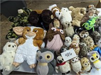 Lot of Stuffed Owl Animals