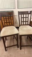 2 wooden chairs. withCushion