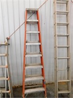 Louisville 8 ft step ladder