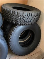 Set of tires mastercraft 215/65r16 studded
