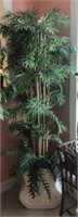 ARTIFICIAL PLANT WITH PLASTIC PLANTER