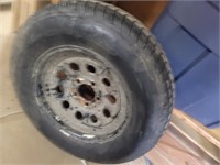 tire and rim holds air