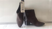 Women’s faux leather boots sz 6 1/2