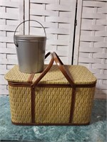 Redmond picnic basket and metal pail